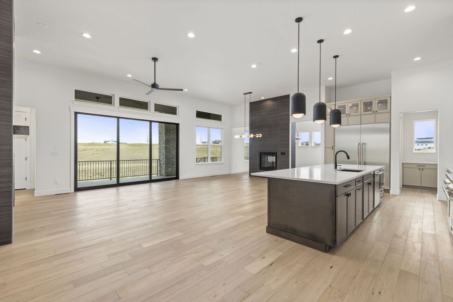 1727 Abundance - Living Area