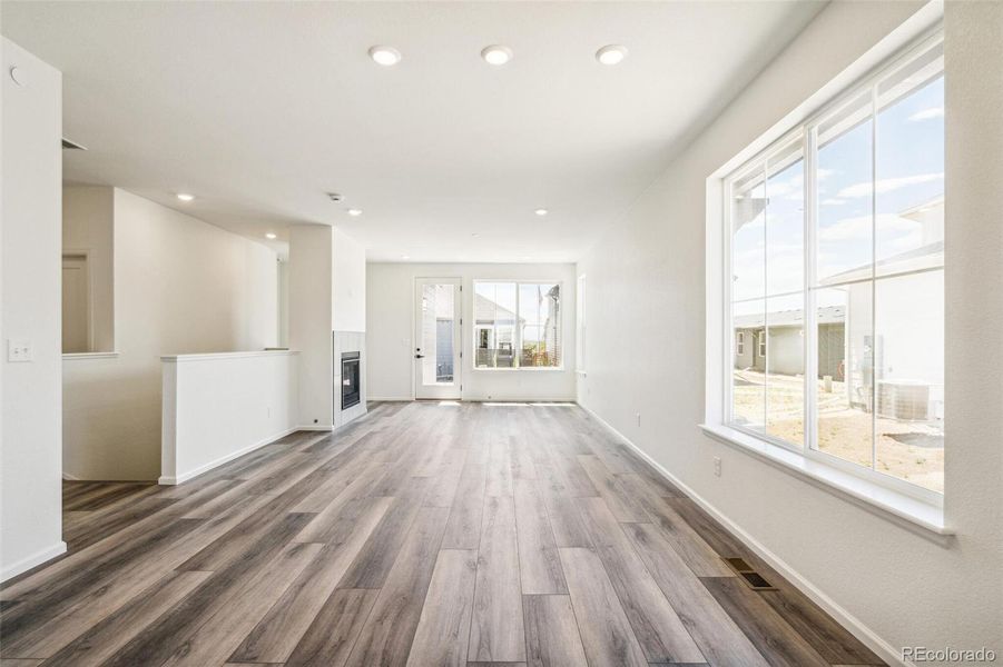 Spacious, unfurnished interior of a new home in Legato, Commerce City (Image 15).