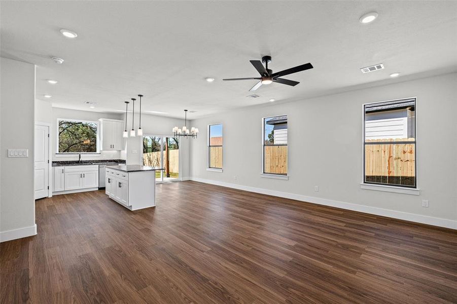 Spacious, unfurnished interior of a new home in , Granbury (Image 22).