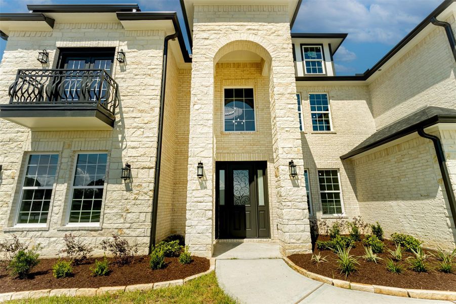 Exterior details and patio area of a home in , Dickinson (Image 29).