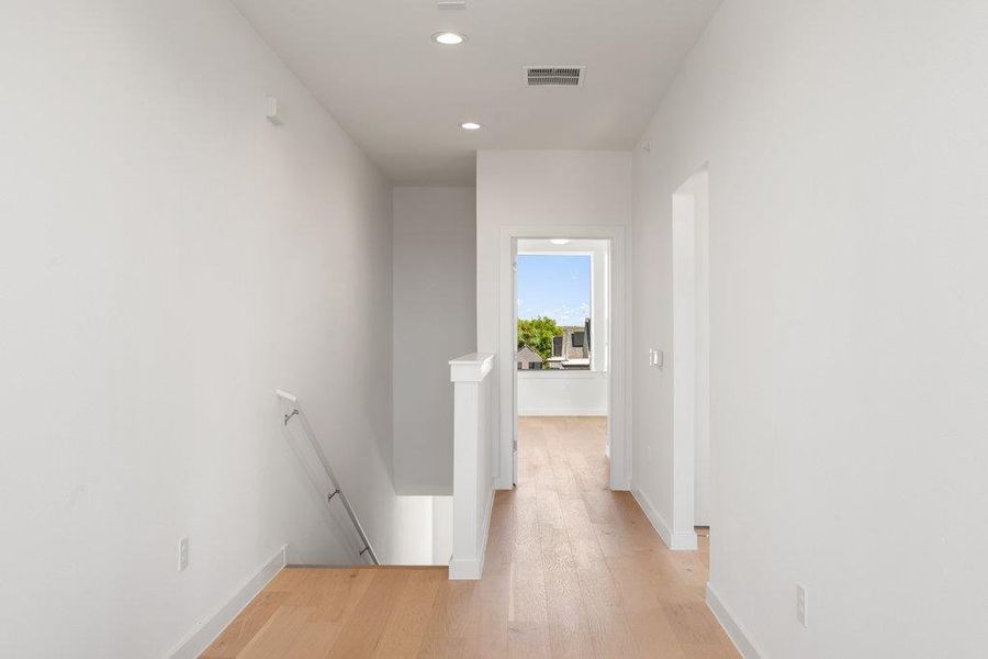 Images are for illustrative purposes only. Photos reflect a similar floor plan and are intended to convey the overall look and feel of the interiors. Images are for illustrative purposes only. Photos reflect a similar floor plan and are intended to convey the overall look and feel of the interiors.