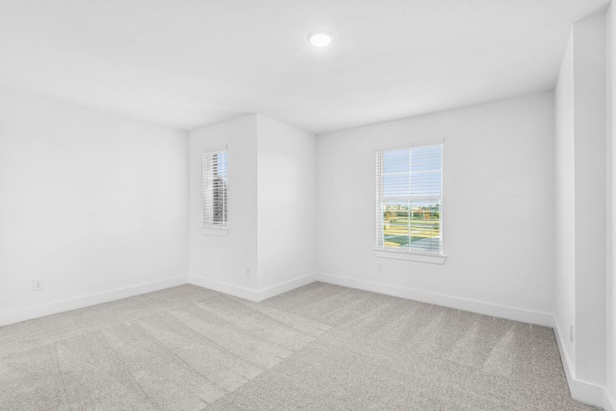 Spacious, unfurnished interior of a new home in Lago Mar, Santa Fe (Image 29).