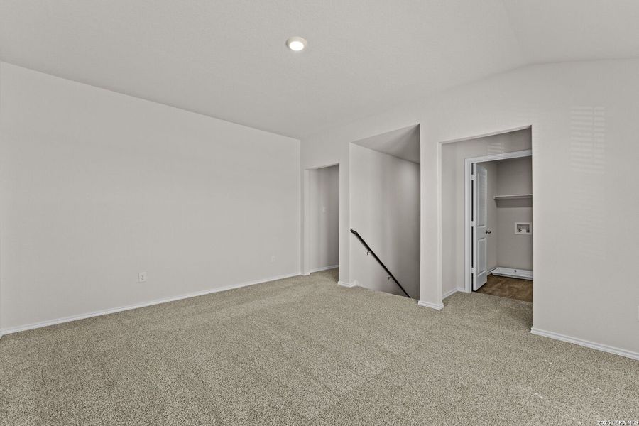 Spacious, unfurnished interior of a new home in Laurel Vistas, San Antonio (Image 32). Spacious, unfurnished interior of a new home in Laurel Vistas, San Antonio (Image 32).