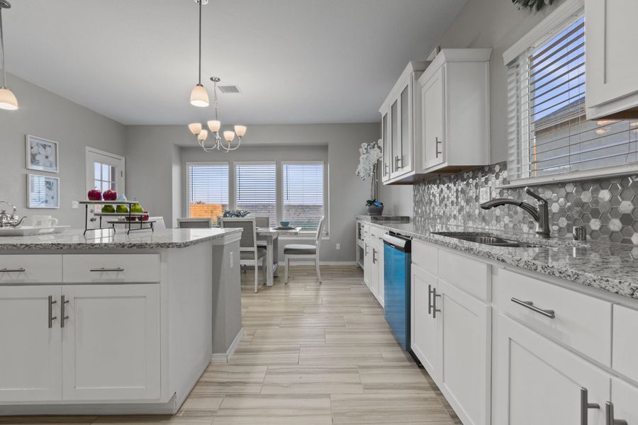 Representative furnished interior of a home built from the The Bellagio – 425SSC3CG by Saratoga Homes in Crossland, El Paso (Image 11).