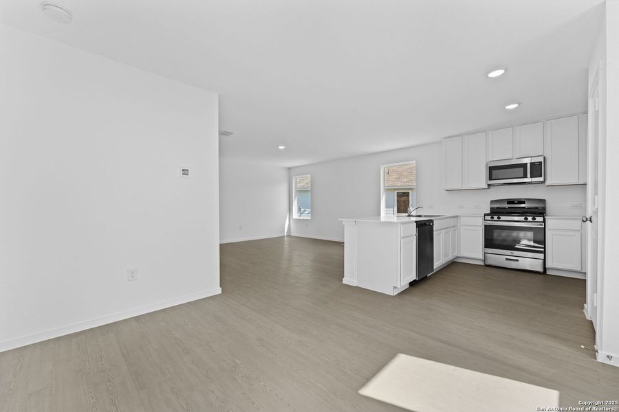Spacious, unfurnished interior of a new home in Torian Village: Watermill Collection, San Antonio (Image 8). Spacious, unfurnished interior of a new home in Torian Village: Watermill Collection, San Antonio (Image 8).