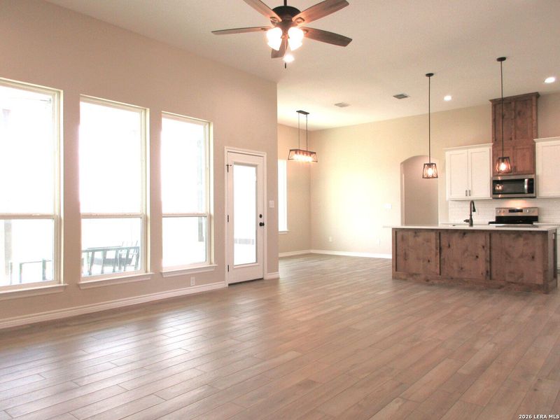 Spacious, unfurnished interior of a new home in , Pleasanton (Image 9).