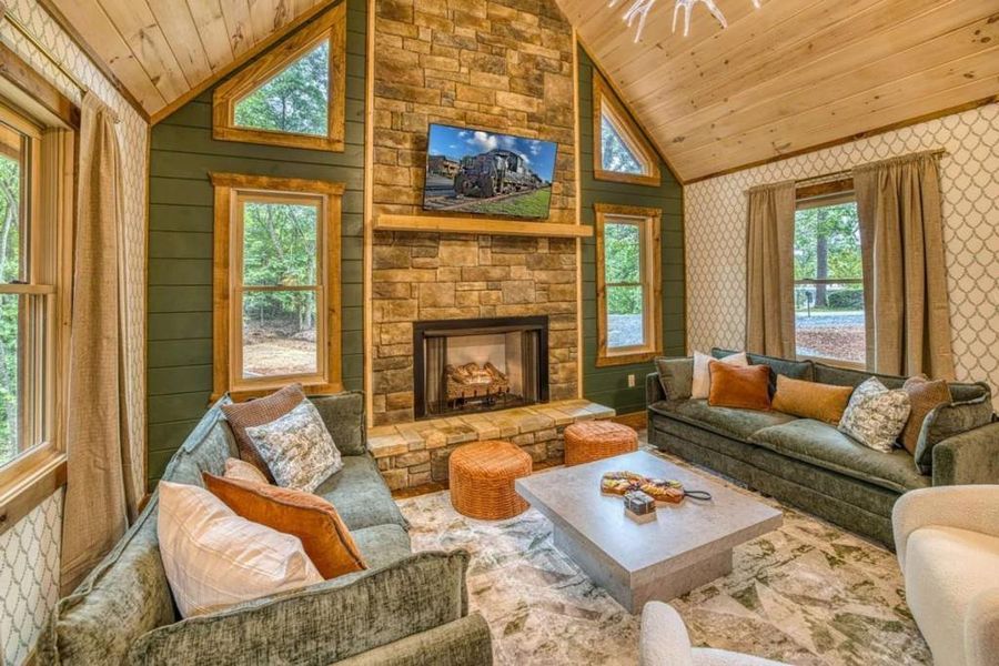 Image 70 of a home in .