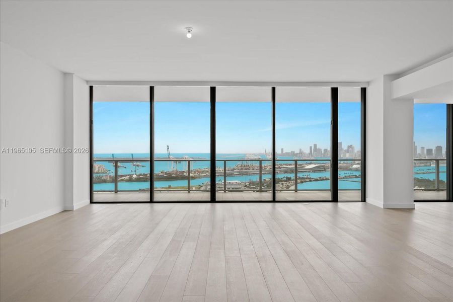 Spacious, unfurnished interior of a new home in , Miami Beach (Image 41).
