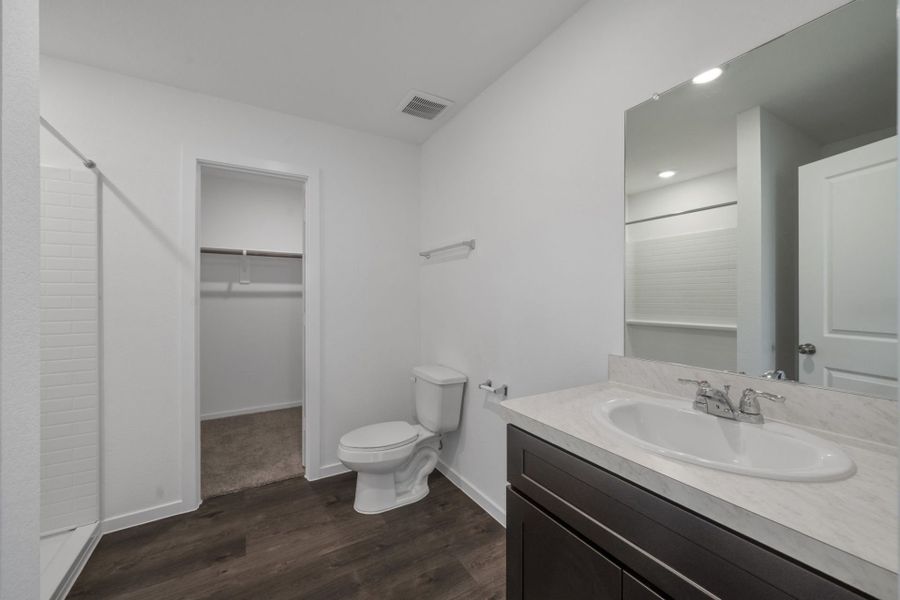 Owner's Bathroom Owner's Bathroom