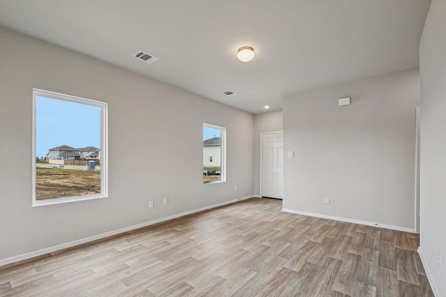 Spacious, unfurnished interior of a new home in Hymeadow, Maxwell (Image 13).
