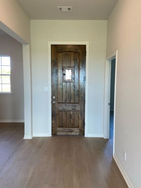 Spacious, unfurnished interior of a new home in Hillview Addition, Decatur (Image 9).