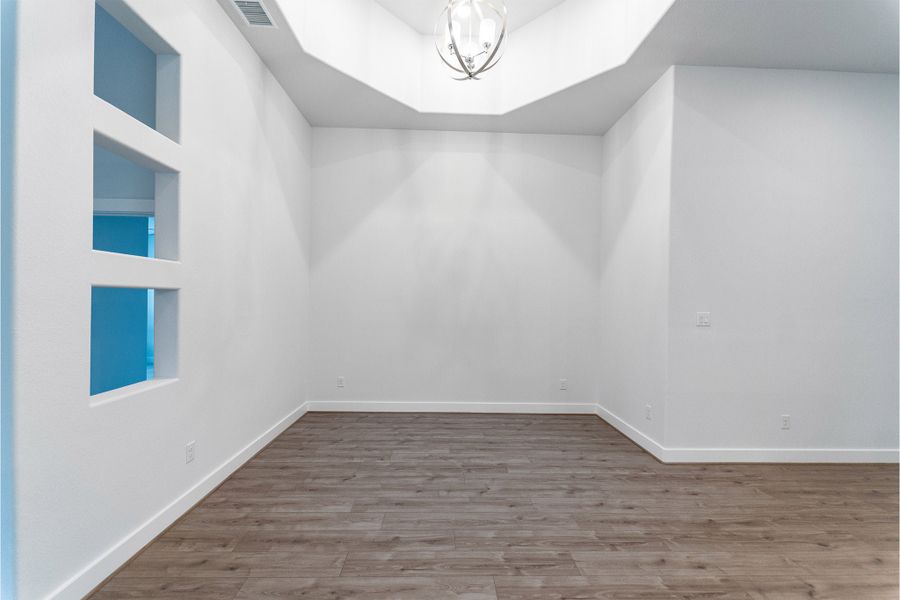 Spacious, unfurnished interior of a new home in Sunfield, Buda (Image 13).