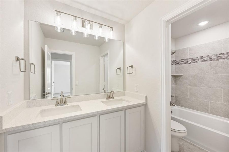 Furnished interior view inside a new home in El Dorado, Granbury (Image 11).