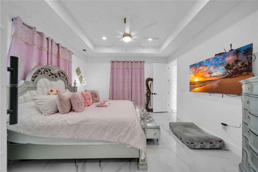 Furnished interior view inside a new home in , Cape Coral (Image 9).