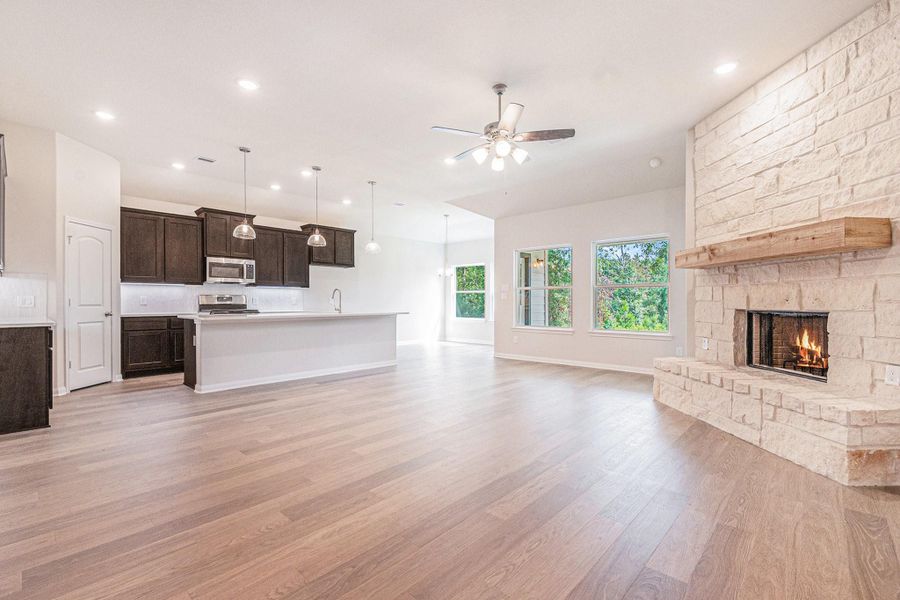 Image 16 of a home in Oakwood Ranch.