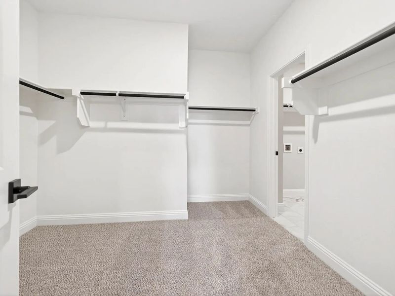 Spacious, unfurnished interior of a new home in Heartland, Heartland (Image 25).