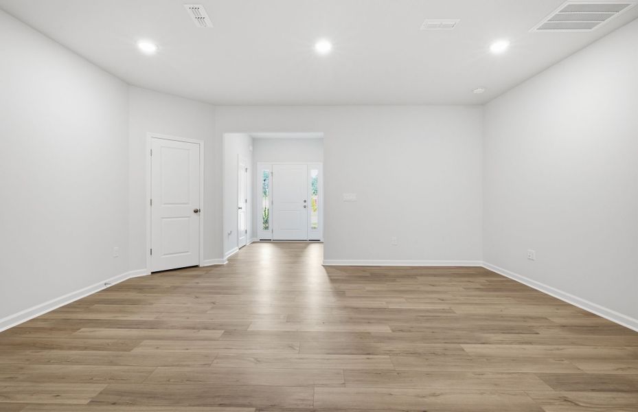 Spacious, unfurnished interior of a new home in Cambria, Garner (Image 25).