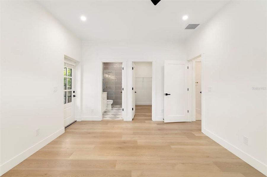Spacious, unfurnished interior of a new home in , Bradenton (Image 25). Spacious, unfurnished interior of a new home in , Bradenton (Image 25).