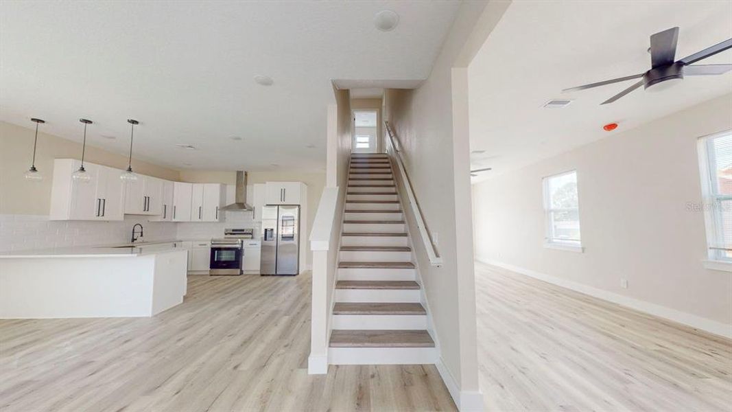 Spacious, unfurnished interior of a new home in , St. Petersburg (Image 47).