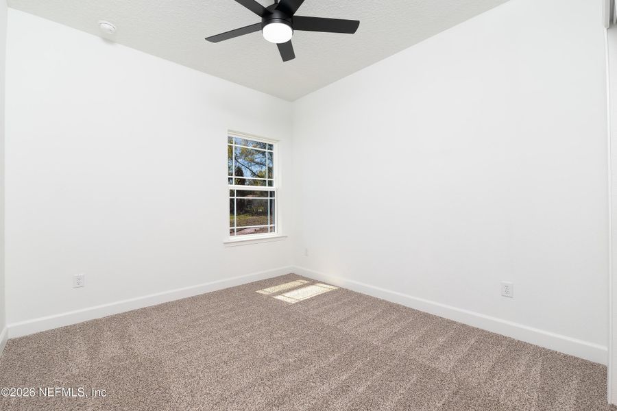 Spacious, unfurnished interior of a new home in , Palatka (Image 13).