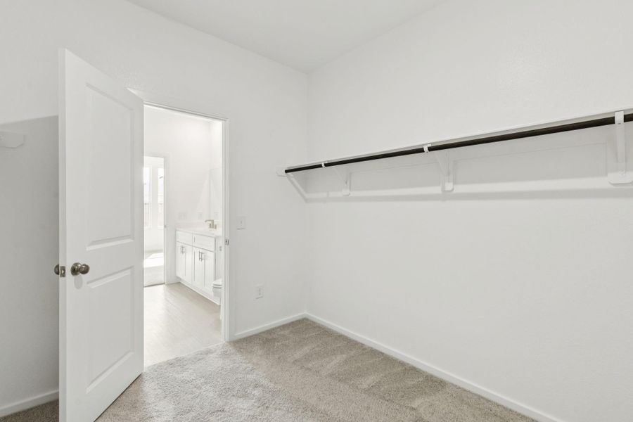 Spacious, unfurnished interior of a new home in Windcress, Baytown (Image 25).