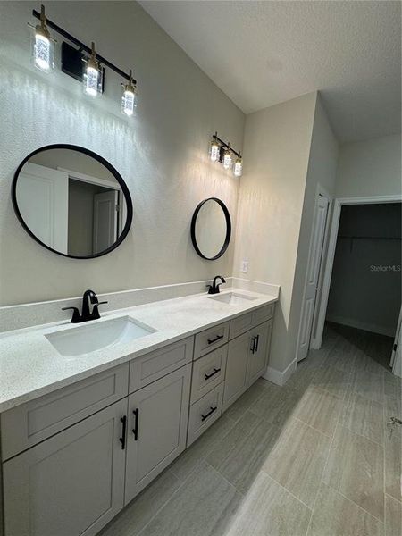 Furnished interior view inside a new home in , Auburndale (Image 11).