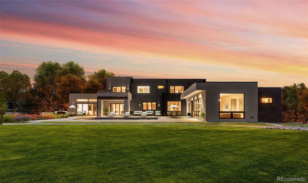 With a legacy spanning over two decades and a portfolio that includes distinguished homes in North Boulder and Denver's Hilltop neighborhoods. Brown Development continues to set the standard for luxury living.