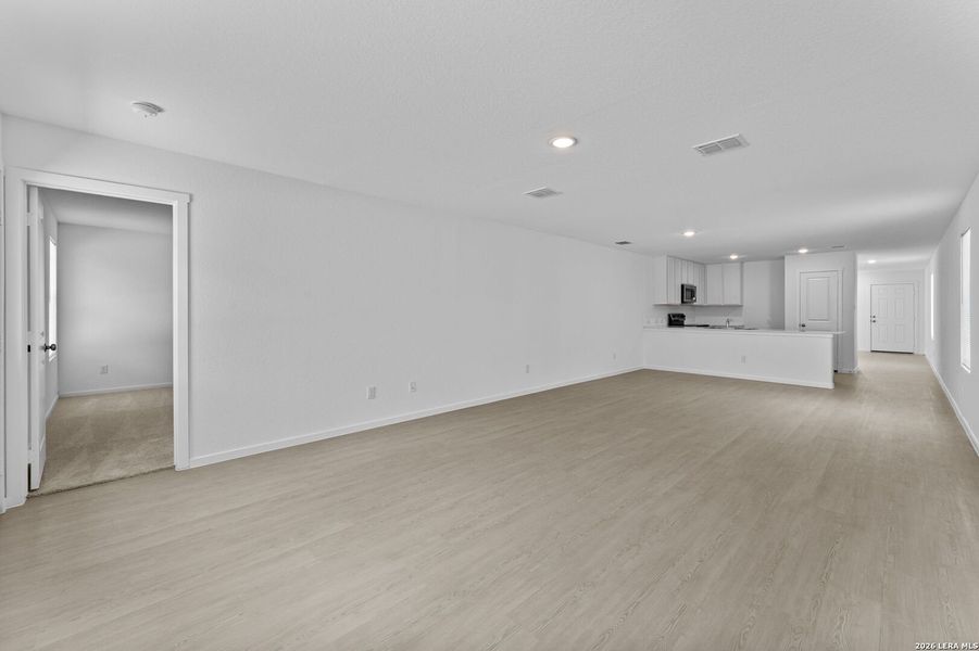 Spacious, unfurnished interior of a new home in Hidden Oasis, San Antonio (Image 23). Spacious, unfurnished interior of a new home in Hidden Oasis, San Antonio (Image 23).