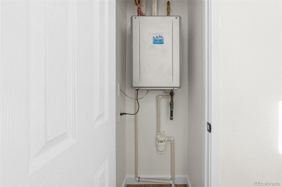 Tankless water heater