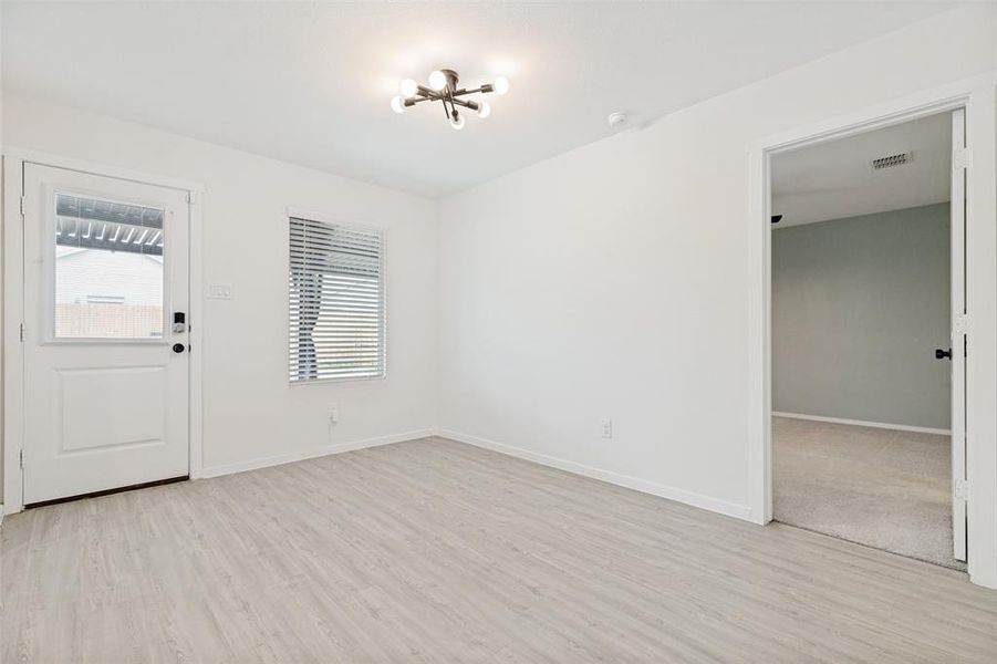 Spacious, unfurnished interior of a new home in Tillage Farms, Princeton (Image 29).