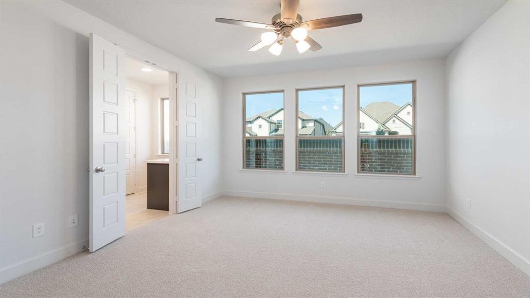 Spacious, unfurnished interior of a new home in The Parks At Wilson Creek 40', Celina (Image 14).