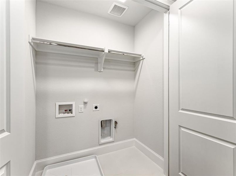 Spacious, unfurnished interior of a new home in , Plano (Image 19). Spacious, unfurnished interior of a new home in , Plano (Image 19).