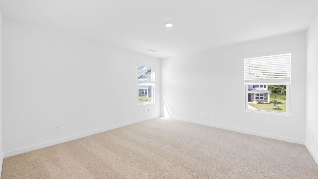 Spacious, unfurnished interior of a new home in Evergreen Landing, Rossville (Image 14).
