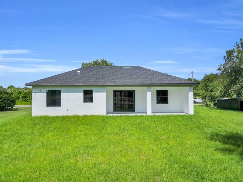 Image 24 of a home in . Image 24 of a home in .