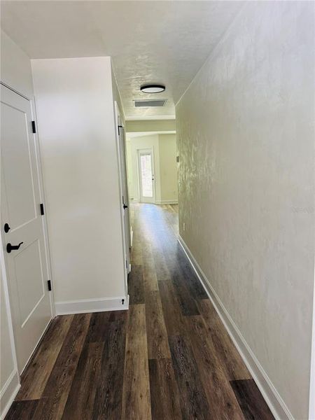 Spacious, unfurnished interior of a new home in , Bronson (Image 10).