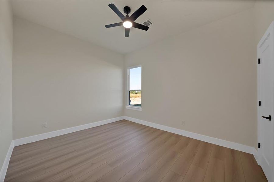 Spacious, unfurnished interior of a new home in , Weatherford (Image 36).