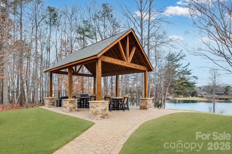 Community amenities in , Mooresville (Image 6).