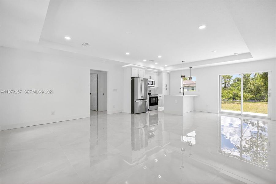 Spacious, unfurnished interior of a new home in , Lehigh Acres (Image 13).