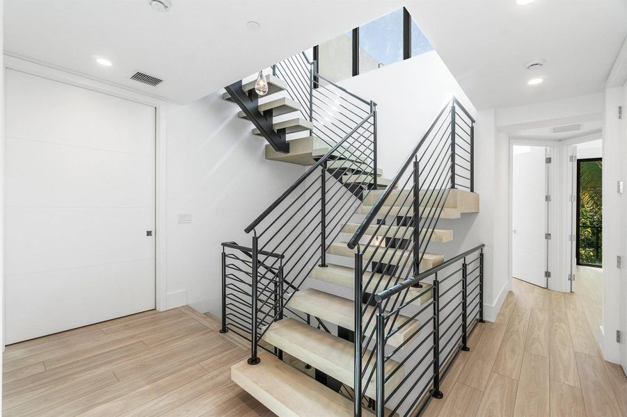 Spacious, unfurnished interior of a new home in , Delray Beach (Image 16).