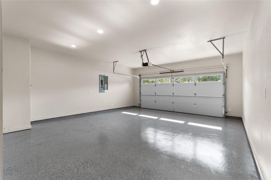 Spacious, unfurnished interior of a new home in , Dallas (Image 31).