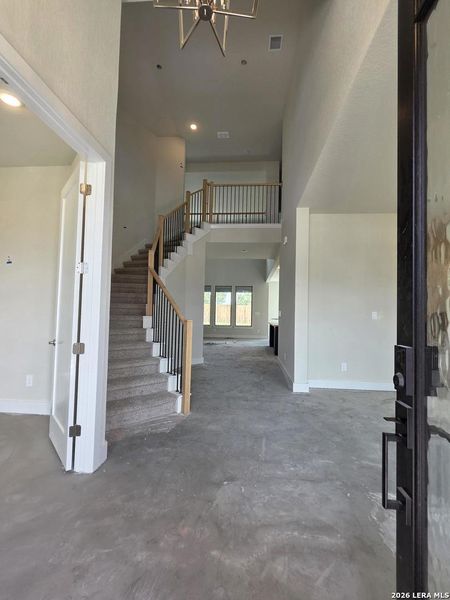 Spacious, unfurnished interior of a new home in Haby Hill 60s, San Antonio (Image 6). Spacious, unfurnished interior of a new home in Haby Hill 60s, San Antonio (Image 6).