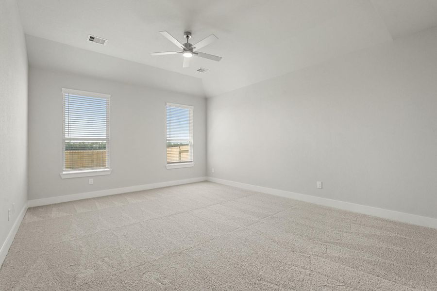 Spacious, unfurnished interior of a new home in Briarwood Crossing, Rosenberg (Image 24).
