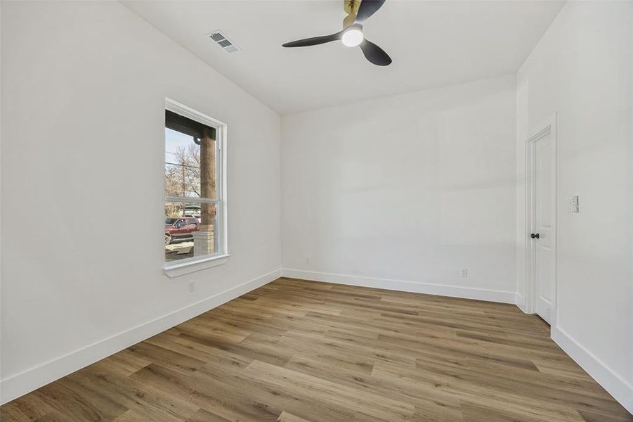 Spacious, unfurnished interior of a new home in , Dallas (Image 20).
