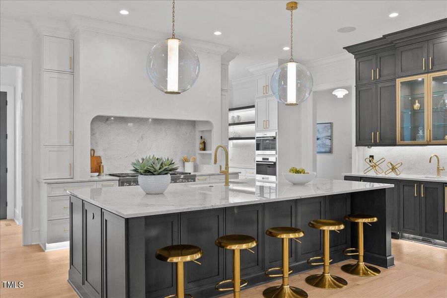 018-2A1A8203 018-2A1A8203