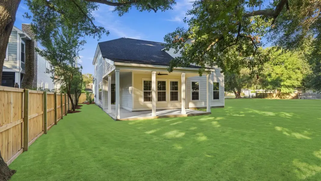 Representative furnished interior of a home built from the Lighthouse II by DRB Homes in Hobcaw, Mount Pleasant (Image 14).