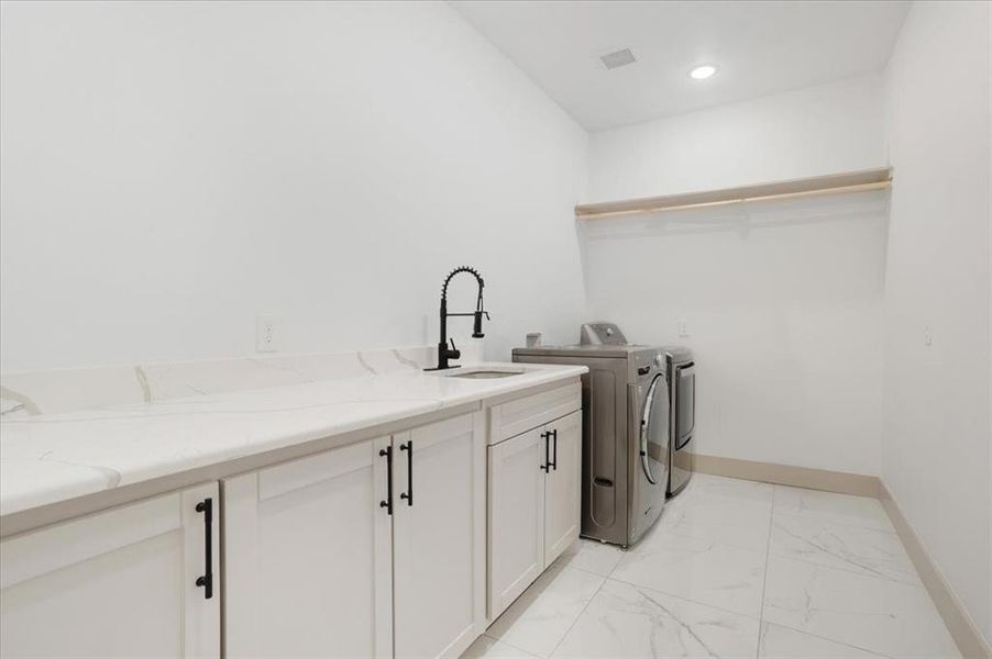 Furnished interior view inside a new home in , Van Alstyne (Image 5).