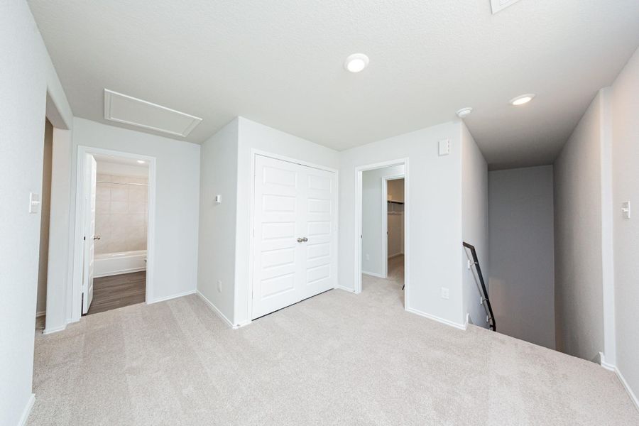 Spacious, unfurnished interior of a new home in Townsend Reserve, Splendora (Image 13).