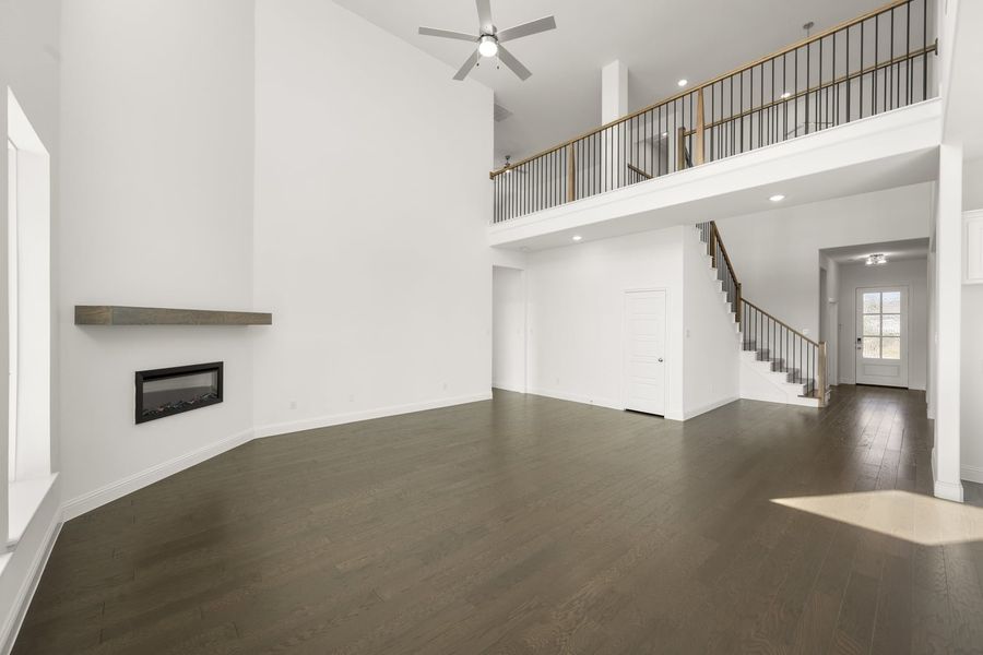 Spacious, unfurnished interior of a new home in Myrtle Creek, Waxahachie (Image 17). Spacious, unfurnished interior of a new home in Myrtle Creek, Waxahachie (Image 17).