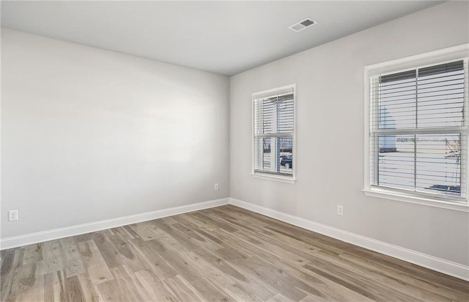 Spacious, unfurnished interior of a new home in Anderson Point, McDonough (Image 13).