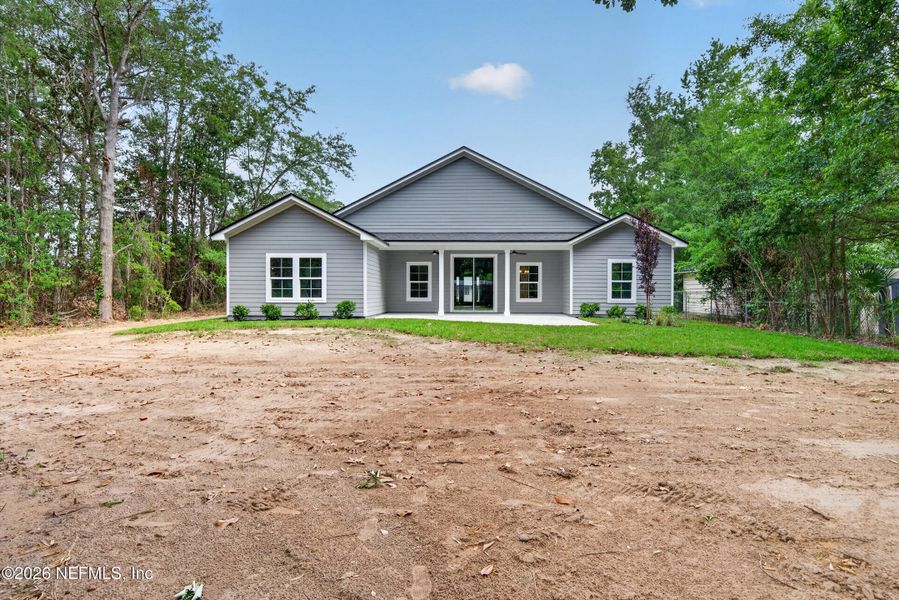 Exterior details and patio area of a home in , Macclenny (Image 32).